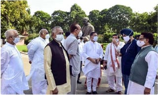 నోయిడాలో భారీ ఫిల్మ్ సిటీకై యూపీ సీఎం యోగి కసరత్తు