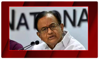 కొవిడ్‌ కేర్‌ సెంటర్‌లో యువతిపై అటెండర్ లైంగికదాడి