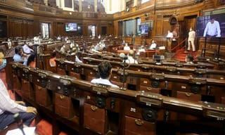 కంగనా భద్రత కోసం రూ.10లక్షల భారం.. కౌంటర్‌ ఇచ్చిన నటి