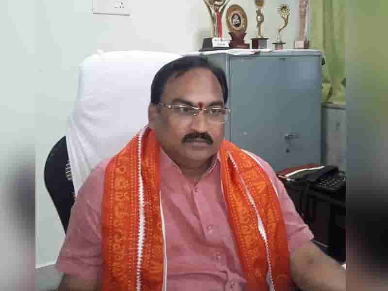 వెండి సింహాల మాయంపై పోలీసులకు ఈవో ఫిర్యాదు