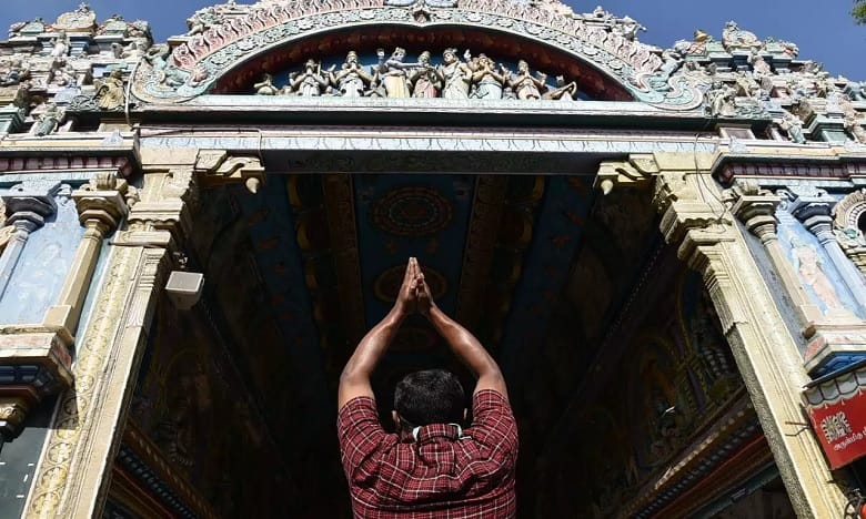 తమిళనాడులో ఆలయాలకు పోటెత్తిన భక్తులు