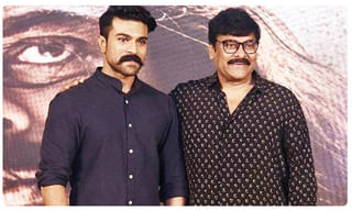 హైదరాబాద్‌లో అడుగుపెట్టిన సోనూ సూద్‌.. ఎగబడ్డ అభిమానులు