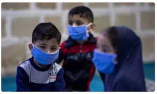 మరాఠీలోనే మాట్లాడాలంటూ ఆందోళనకు దిగిన రచయిత్రి