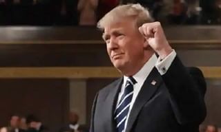 కరోనా భయం: కుటుంబాన్ని వెలివేసిన గ్రామస్తులు..