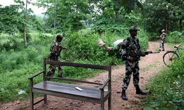 భద్రాద్రికొత్తగూడెం జిల్లాలో ఎన్కౌంటర్.. ముగ్గురు మృతి