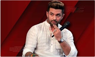 హైదరాబాద్ తో పోటీ పడిన ముంబై, భారీ వర్షాలతో సతమతం. రెడ్ అలెర్ట్ జారీ