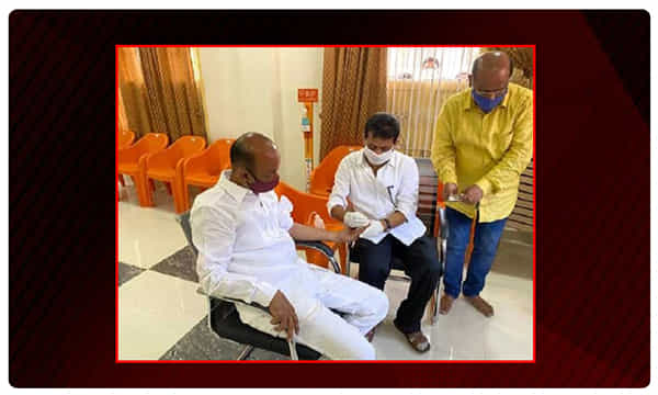 తెలంగాణ బీజేపీ చీఫ్ బండి సంజయ్కు వైద్యుల పరీక్షలు