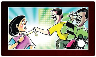 క్రికెట్ బెట్టింగ్ ముఠా అరెస్ట్..లక్షకు పైగా నగదు సీజ్