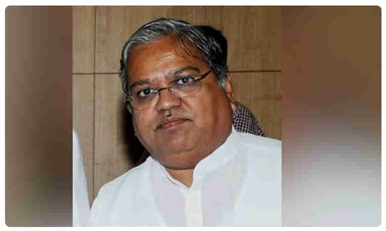 కర్నాటక డిప్యూటీ సీఎం కుమారునికి కరోనా, హైదరాబాద్ తరలింపు