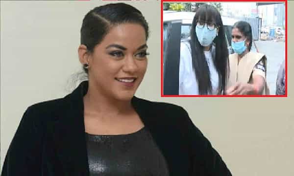పంజాగుట్ట పోలీస్స్టేషన్లో ముమైత్ ఖాన్ ఫిర్యాదు