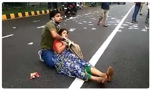 ఒడిశా అసెంబ్లీ ముందే తల్లిపై కొడుకు హత్యాయత్నం