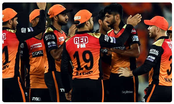 కీలక మ్యాచ్కు ముందే.. హైదరాబాద్కు గట్టి షాక్.!