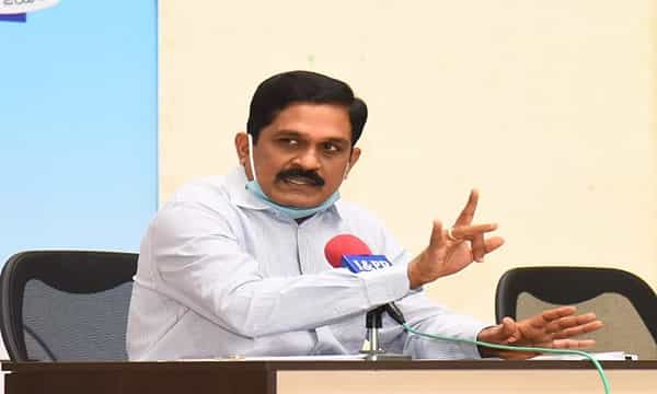 లక్షా 10 వేల కిలోమీటర్ల దగ్గరే ప్రతిష్టంభన..: ఆర్టీసీ ఎండీ కృష్ణబాబు
