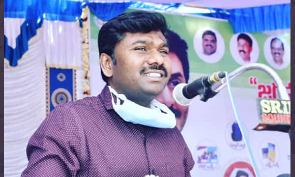 బాలికే భవిష్యత్తు అన్ని ప్రభుత్వ కార్యాలయాల్లో బాలికలకు ఒక రోజు ఉద్యోగం, కలెక్టర్గా బాలిక శ్రావణి