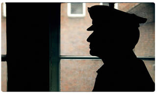 తల్లిపై జెలసీతో రెండేళ్ల బాబును చంపి బీరువాలో దాచిన మేనత్తలు