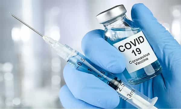 దేశంలో మొదటి కరోనా టీకా వీరికే..!