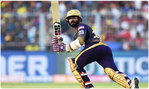 పడిలేచిన కెరటం దినేష్ కార్తీక్.. బ్యాట్ ఝుళిపించాడు!