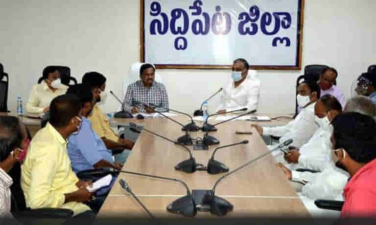 దుబ్బాక ఉపఎన్నికలో పోటీచేస్తానంటోన్న సిద్దిపేట కలెక్టర్.!