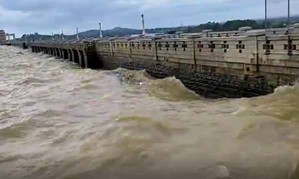 తుంగభద్ర జలాశయానికి భారీగా వరద నీరు