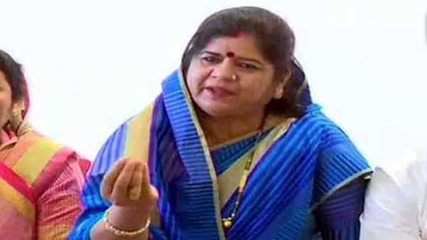 నన్ను ఐటెం అన్నారుగా ! ఇప్పుడు చూడండి !, ఇమర్తీ దేవి