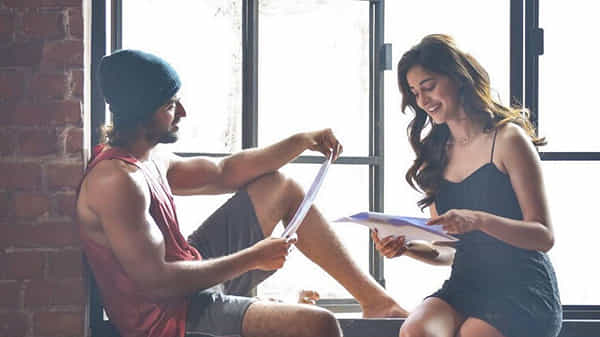 వారితో ఎక్స్పీరియన్స్ చాలా బాగుందని చెబుతున్న ఫైటర్ భామ.. తన క్యారెక్టర్ బాగా నచ్చిందని కితాబు..
