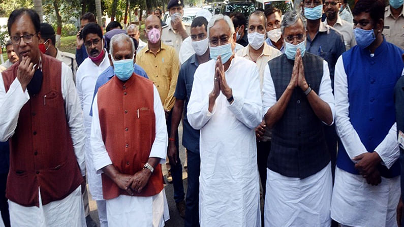 బీహార్ నూతన డిప్యూటీ సీఎం తర్కిషోర్ ప్రసాద్, కేంద్ర మంత్రివర్గంలో సుశీల్ కుమార్ మోడీకి స్థానం ?