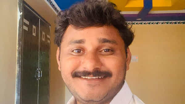యాంటీ కరప్షన్ పేరుతో ఓ స్వచ్ఛంద సేవా సంస్థ, కట్ చేస్తే అతడే మోసాలకు కేరాఫ్ అడ్రస్ !