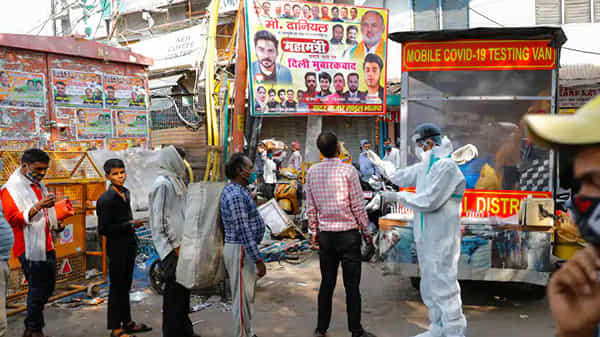 కోవిడ్-19 కొత్త గైడ్ లైన్స్ ని ప్రకటించిన కేంద్రం, కంటెయిన్మెంట్ జోన్లలో ఆంక్షలు ఇంకా కఠినం !