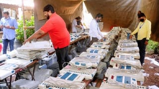 కోహ్లీ ఔట్.. రోహిత్ ఇన్.. “సీన్ రివర్స్..”