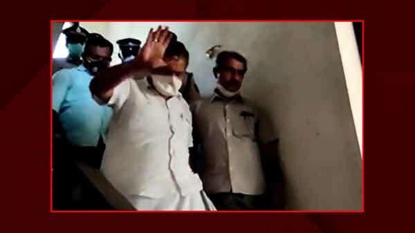 జువెల్లరీ చీటింగ్ స్కామ్, కేరళ ఎమ్మెల్యే అరెస్ట్
