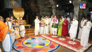 భారత రాష్ట్రపతి రామ్‌నాథ్‌ కోవింద్‌ దంపతులు మంగళవారం తిరుమల శ్రీవారిని దర్శించుకున్నారు