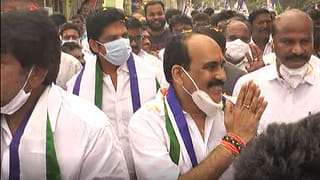 ఏపీ పశుసంవర్ధక శాఖ మంత్రిపై తిరగబడ్డ ఆవు.!