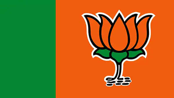 రాష్ట్ర ఎన్నికల సంఘం కార్యాలయం ముందు ధర్నాకు దిగిన బీజేపీ నేతలు.. అరెస్ట్ చేసిన పోలీసులు..