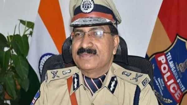 తెలంగాణలో భారీగా డీఎస్పీల బదిలీలు.. ఉత్తర్వులు జారీ చేసిన డీజీపీ