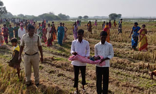 సిట్టింగ్ లీడర్ల కేసులపై వున్న కేసులకే తొలి ప్రాధాన్యం