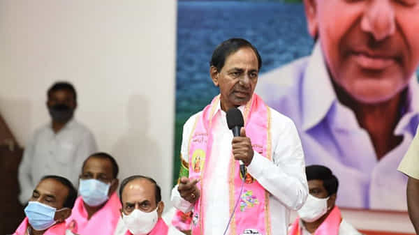టీఆర్ఎస్ స్టార్ క్యాంపెయినర్లు వీరే... జాబితాలో సీఎంతోపాటు తొమ్మిది మంది మంత్రులకు చోటు