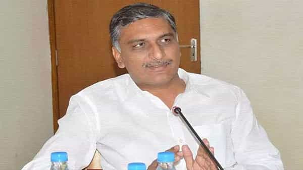 Harishrao Review: ఉన్నతాధికారులతో మంత్రి హరీష్ రావు భేటీ.. రాష్ట్రంలో కరోనా పరిస్థితలపై సమీక్ష