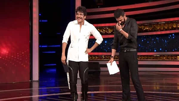 Bigg Boss 4: నాగార్జునతో కలిసి సందడి చేసిన కిచ్చ సుదీప్.. అందరూ ఊహించినట్లుగానే..!