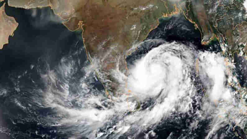 Breaking News: దూసుకొస్తున్న నివర్ తుఫాన్.. ఉత్తర తమిళనాడు, దక్షిణాంధ్రలో భారీ వర్షాలు.. రంగంలోకి ఎన్డీఆర్ఎఫ్