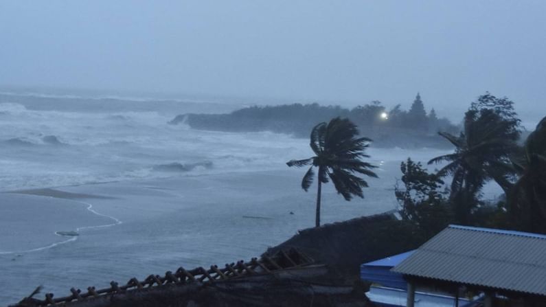 Nivar Cyclone : ఏపీలో నివర్‌ తుఫాన్ బీభత్సం.. ఎడతెరపి లేని వర్షాలు..లక్షల ఎకరాల్లో పంట నీటిపాలు