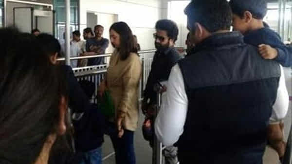 ఆర్ఆర్ఆర్కి చిన్న బ్రేక్.. ఫ్యామిలీతో దుబాయ్కి వెళ్లిన జూనియర్ ఎన్టీఆర్