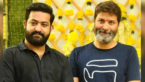 ఎన్టీఆర్-త్రివిక్రమ్ సినిమా.. హీరోయిన్ రేసులో ఆ ఇద్దరు..!