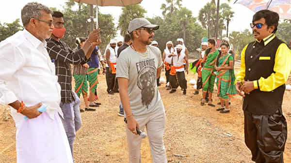 త్వరలో ప్రేక్షకుల ముందుకు బజార్ రౌడీ.. లాక్డౌన్ అనంతరం షూటింగ్లో పాల్గొన్న బర్నింగ్ స్టార్..