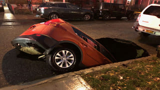 గ్రేటర్ లో ప్రచారానికి బీజేపీ అగ్రనేతలు.. నగరంలో యూపీ సీఎం యోగి ఆదిత్యనాథ్‌ రోడ్‌షో