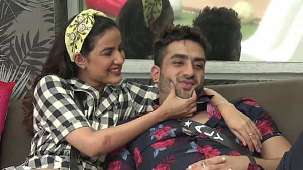 Bigg boss season 14: బిగ్బాస్ హౌస్లో మ్యారేజ్ ప్రపోజల్.. నీతో జీవితాంతం ఉండాలని ఆ కంటెస్టెంట్కు..