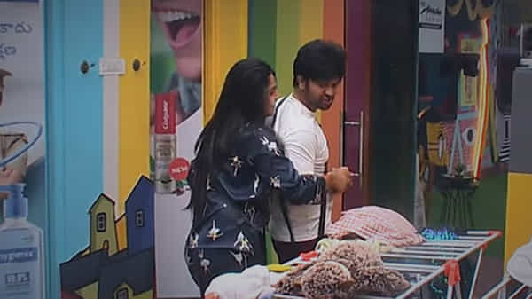 బిగ్బాస్ సీజన్ 4... బొమ్మను బెదిరిస్తున్న సోహైల్... చింటుగా నిన్ను చంపేస్తానంటూ ఆగ్రహం...