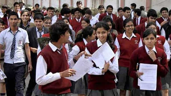 CBSE Exams: 2021 ఫిబ్రవరి/మార్చిలో సీబీఎస్ఈ పరీక్ష.. ఆఫ్లైన్లోనే పరీక్షలు.. ఆ ప్రచారాలను నమ్మోద్దండోయ్..