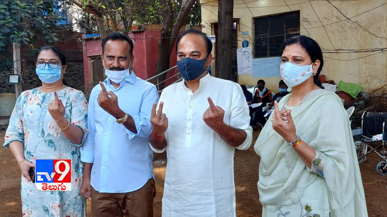 ఓటు వేసిన చేవెళ్ల ఎం.పి డాక్టర్ రంజిత్ రెడ్డి. 