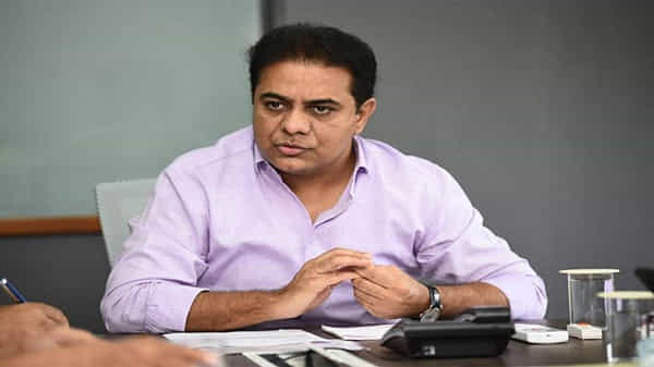 Telangana Minister KTR: నిధులు కేటాయించండి.. కేంద్ర మంత్రులకు లేఖ రాసిన తెలంగాణ పురపాలక శాఖ మంత్రి కేటీఆర్