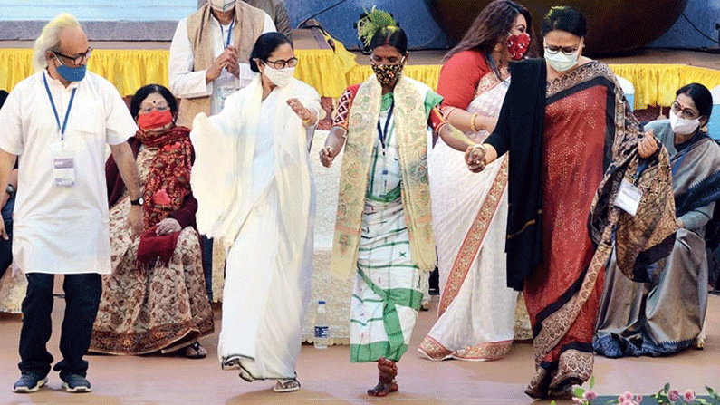 Mamata Banerjee Dance : ప‌శ్చిమ బెంగాల్ సీఎం మ‌మ‌తా బెన‌ర్జీ స్టెప్పులు..ఖుషీ అయిన కార్యకర్తలు